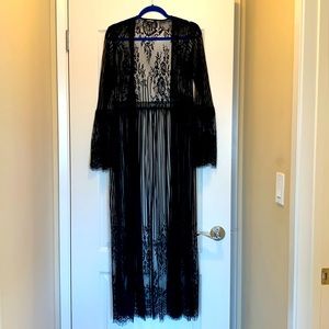 🖤Gorgeous black lace kimono - Size XS